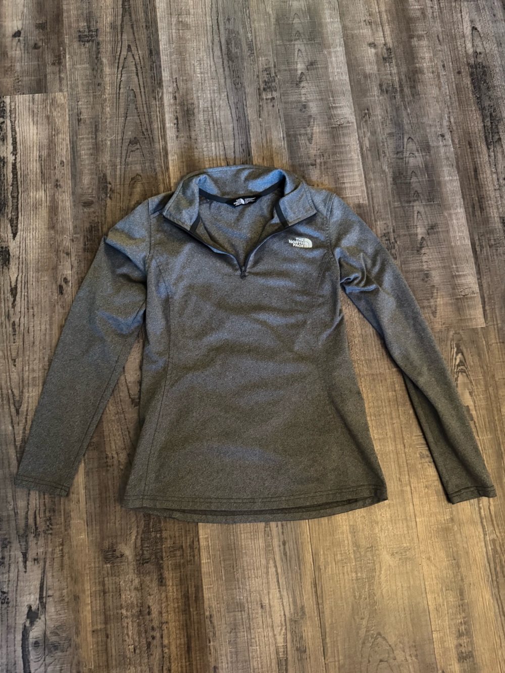 The North Face Women's Gray Quarter-Zip Pullover